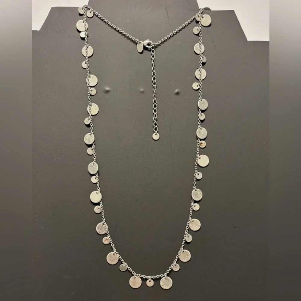 Lia Sophia Panorama Elegant Silvertone Long Disc Necklace Retired/Vintage - Picture 4 of 4